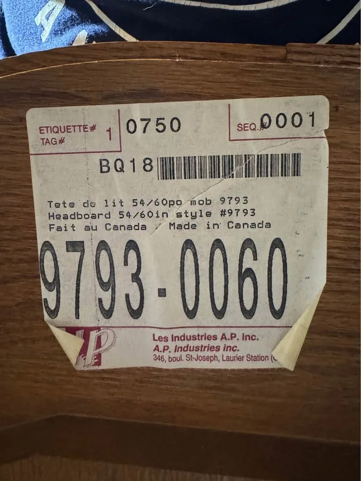 Solid Wood Bedroom Set image indicator(10)