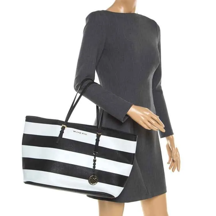 Michael Kors Jet Set Travel tote bag image indicator(3)