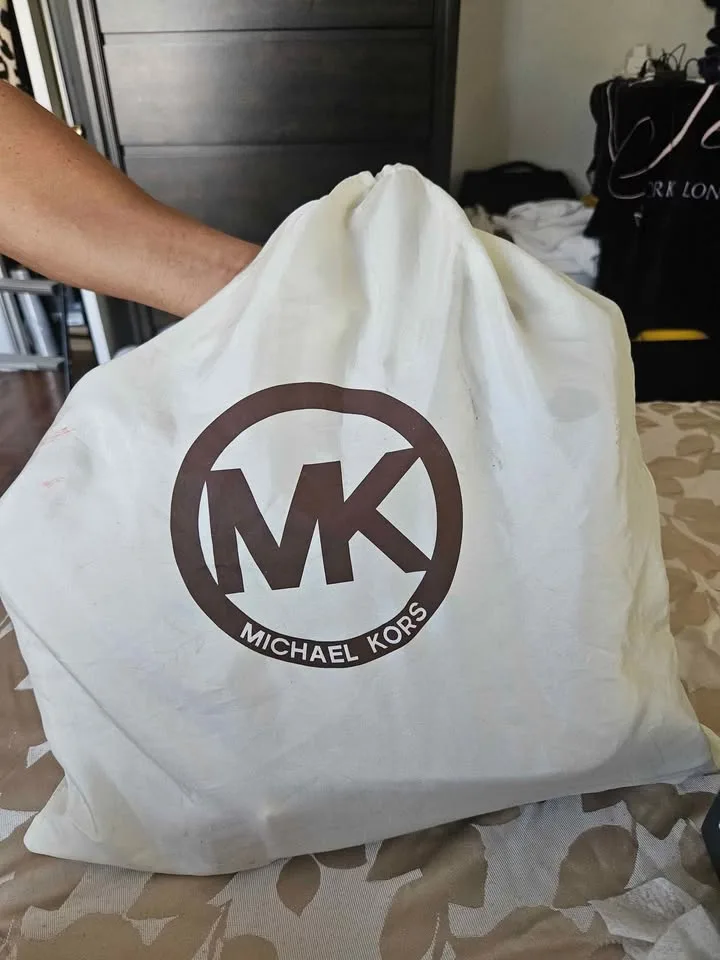 Michael Kors Jet Set Travel tote bag image indicator(4)