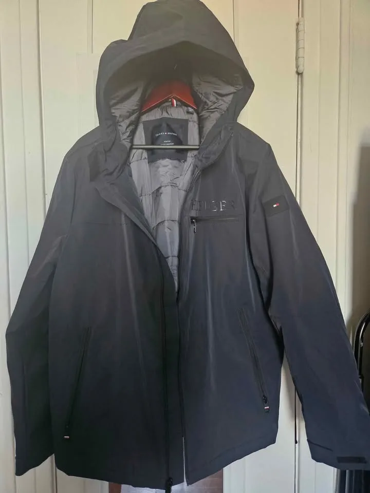 Tommy Hilfiger jacket image indicator(6)