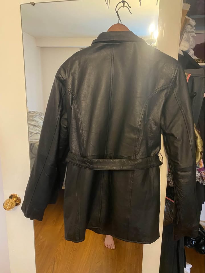 Women’s Vintage Short Leather Jacket - photo 2