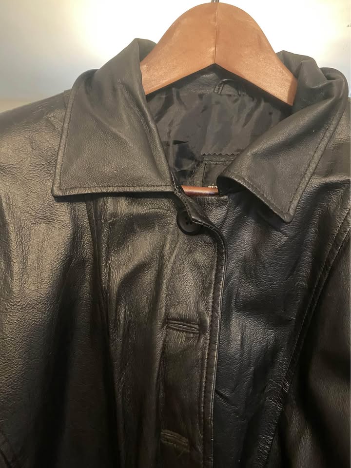 Women’s Vintage Short Leather Jacket - photo 3