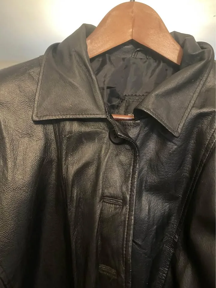 Women’s Vintage Short Leather Jacket image indicator(3)