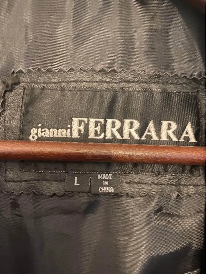 Women’s Vintage Short Leather Jacket image indicator(5)