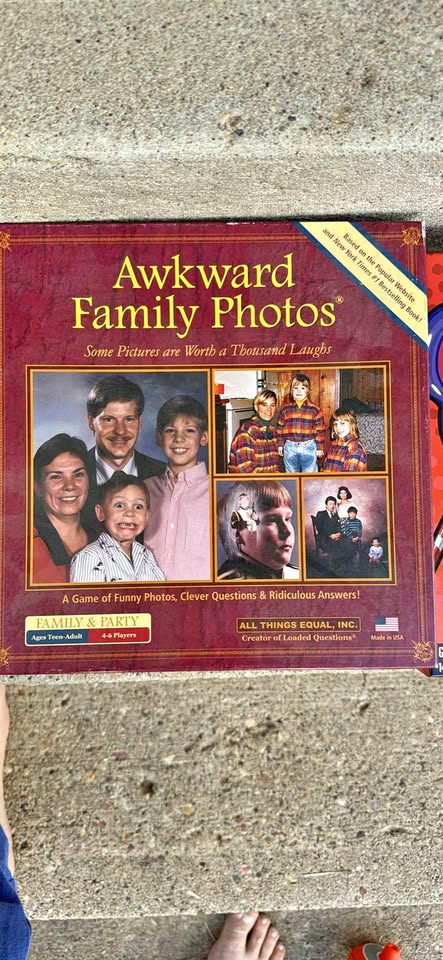Awkward family photos game