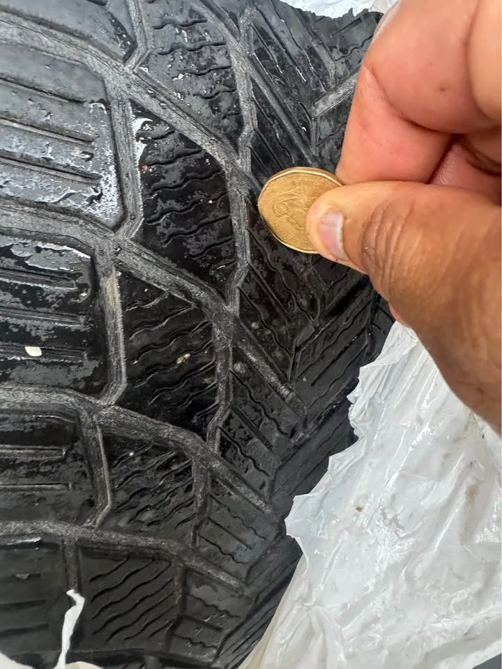 4 Michelin snow tire with rims 2356018 image indicator(3)