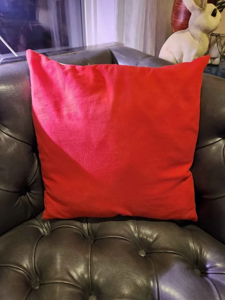 London accent pillow image indicator(2)