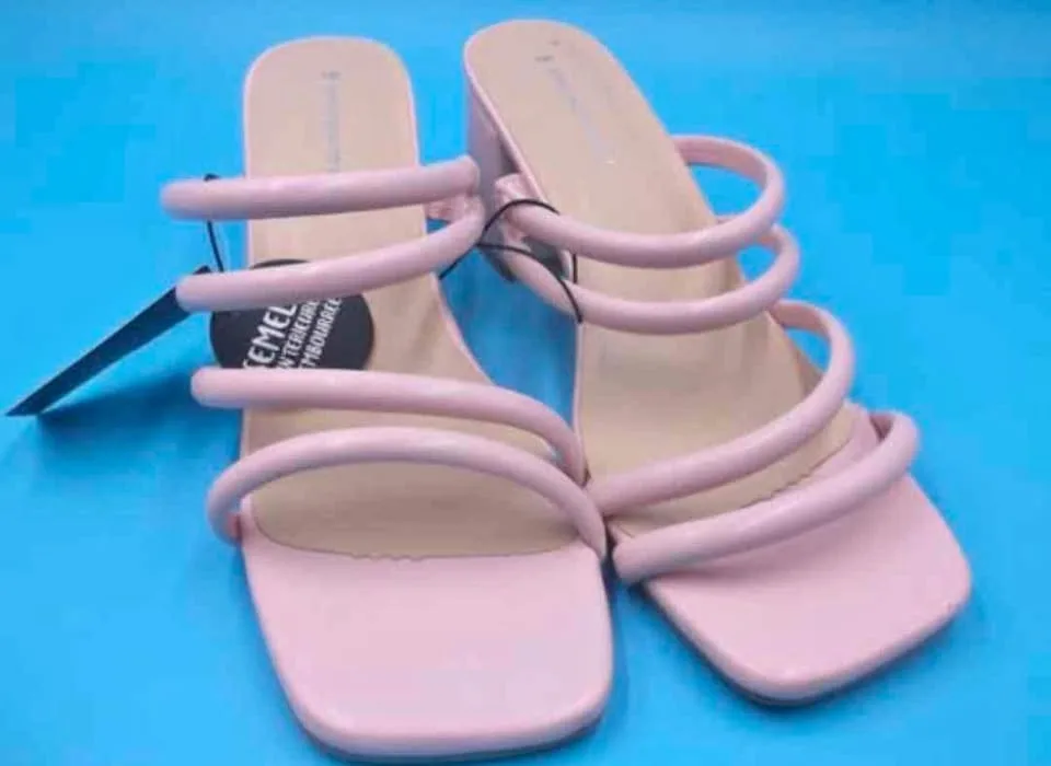 Women’s Size 9 Streetwear Society Pink Strappy Mules NWT thumbnail