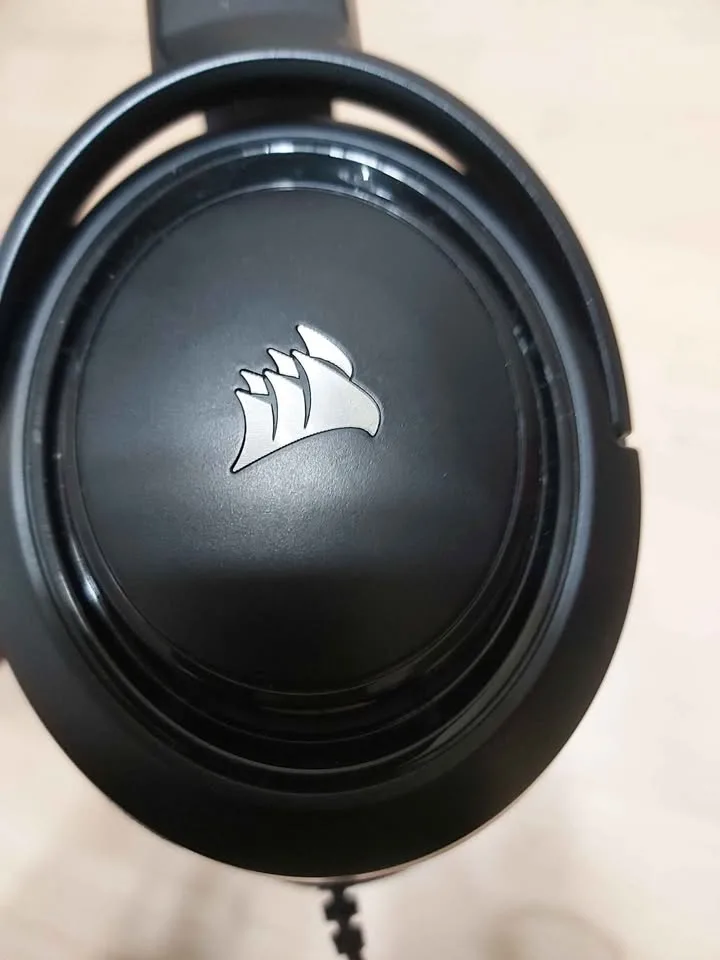 Corsair hS35 Headset image indicator(3)