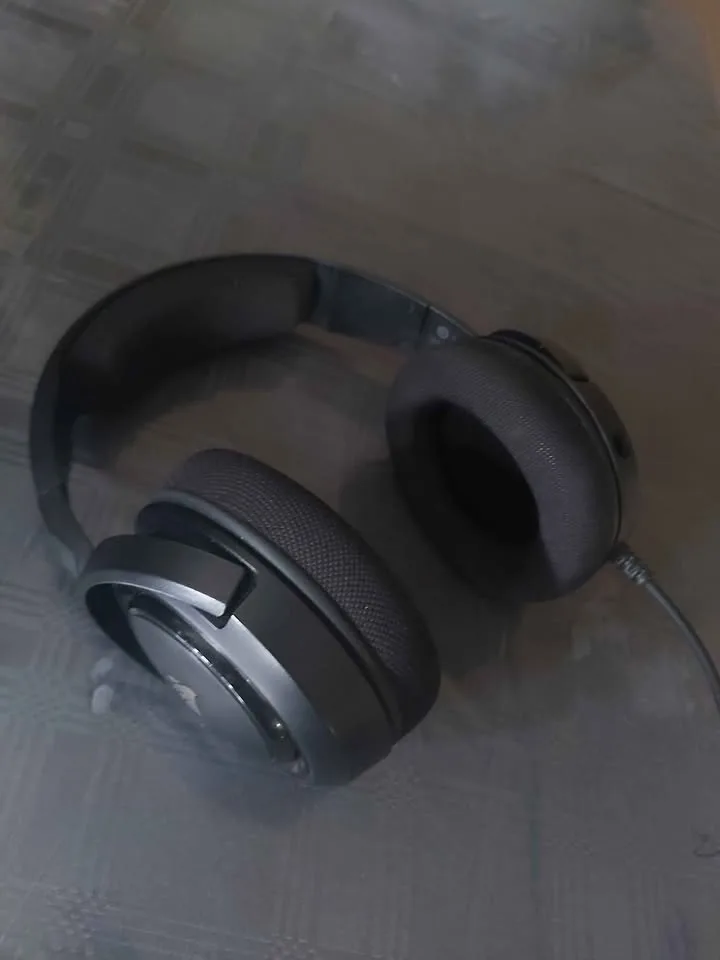 Corsair hS35 Headset image indicator(4)