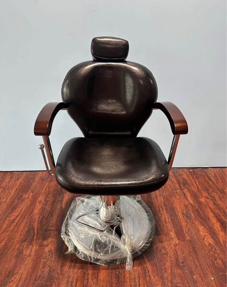Hair salon and barber chairs - photo 4