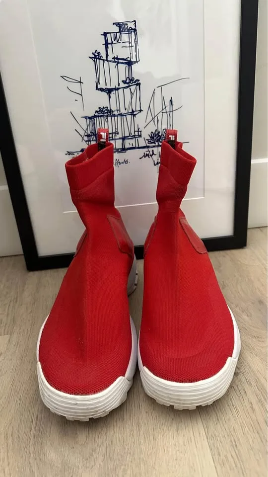 Fila Women's Disruptor Stretch Sneakers Red Size 7.5 image indicator(6)