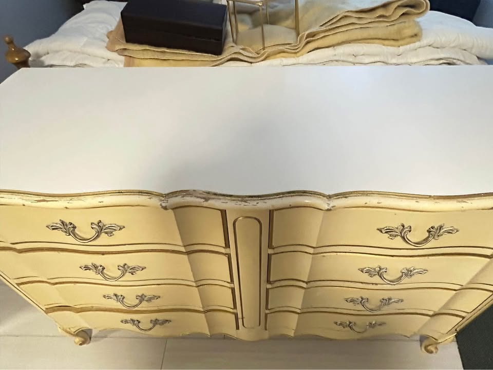 Vintage French Country Dresser by Dixie Furniture - photo 3