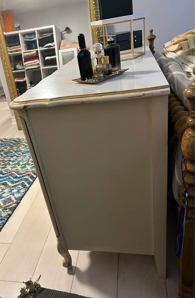 Vintage French Country Dresser by Dixie Furniture - photo 4