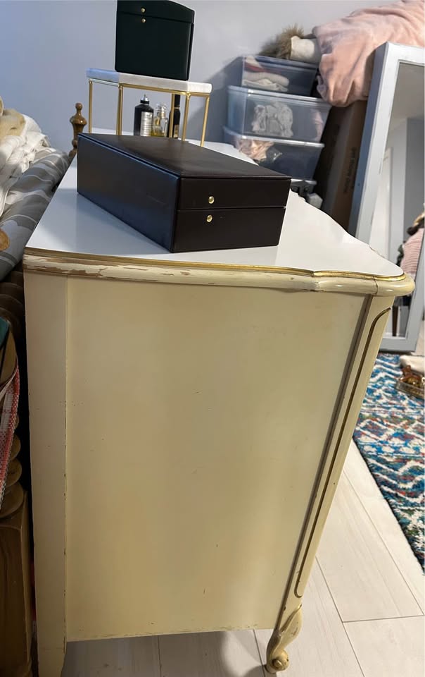 Vintage French Country Dresser by Dixie Furniture - photo 5