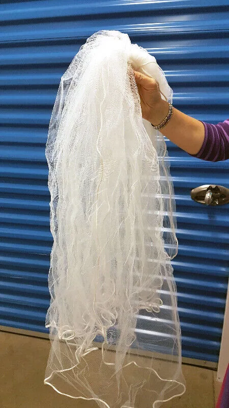 Alan Cherry Wedding Dress w/ Veil! Size 8 image indicator(5)