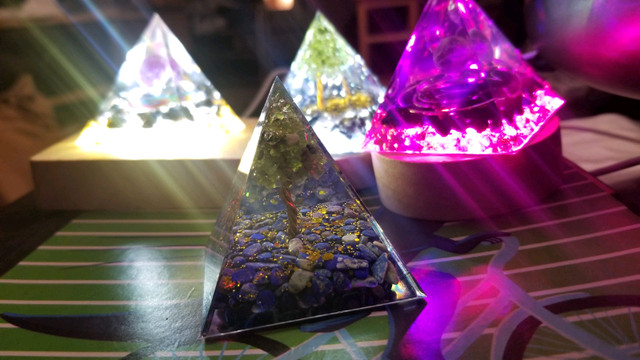 Artistic Acrylic Pyramid Display Art w/ Multicolour LED Light! - photo 5