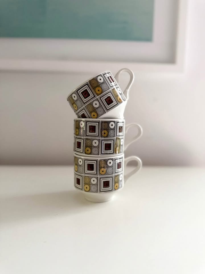 Vintage Kathie Winkle "Rushstone" Tea/Coffee Cups (Set of 3) - photo 2