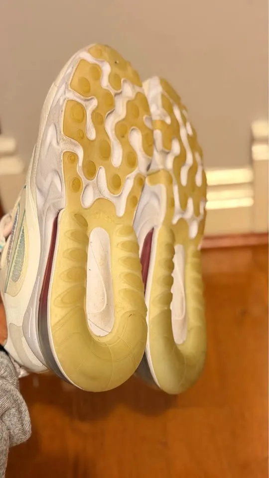 Nike Air Max 270 React SE Summit White / Sail Women’s 8.0 image indicator(7)