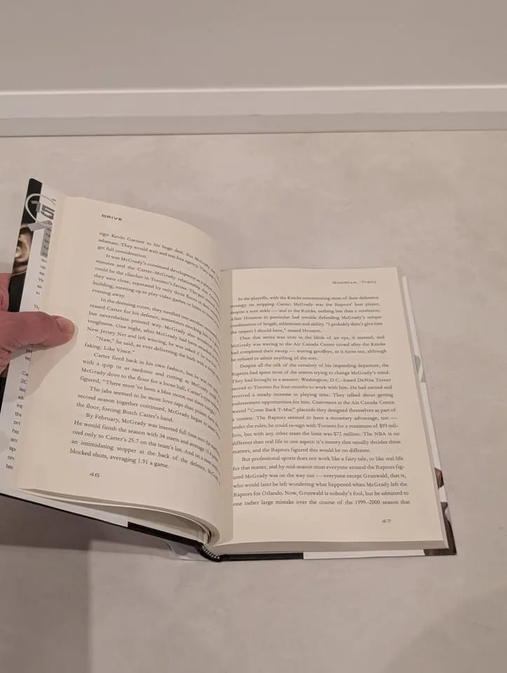 Vince Carter: How He Conquered the NBA (Hardcover) image indicator(5)