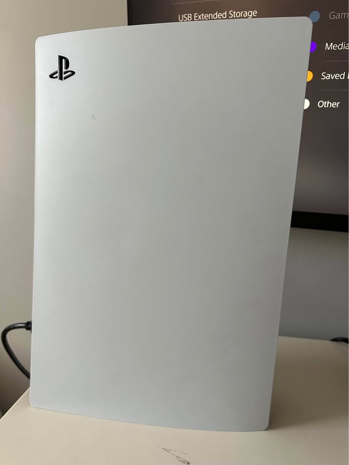 PlayStation 5 disc edition - photo 2