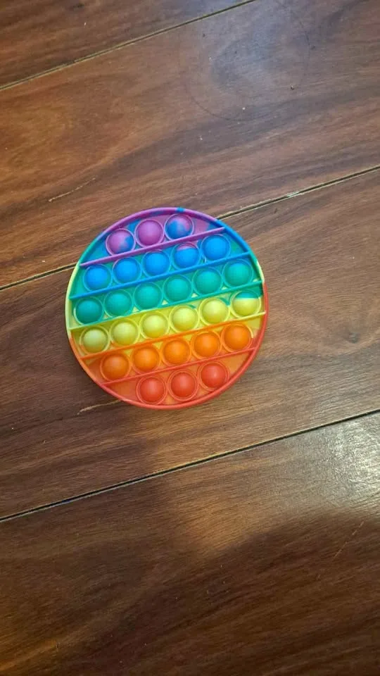 Rainbow pop it