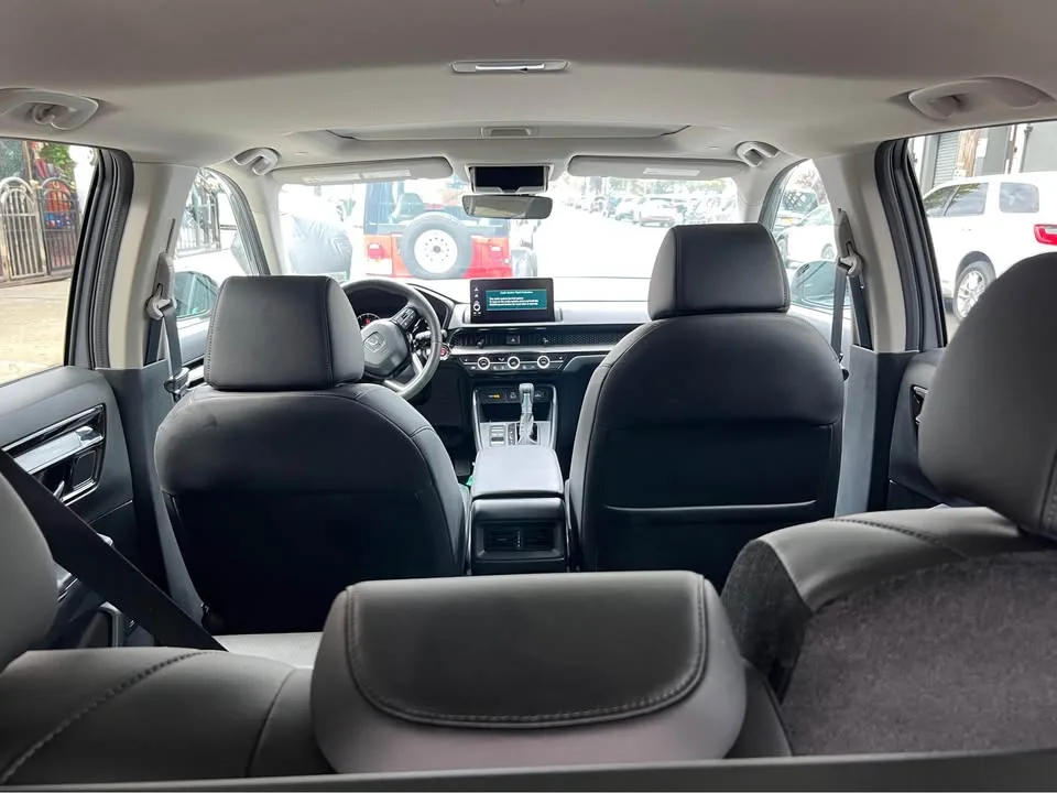 2024 Honda CR-V · EX-L w/Navigation Sport Utility 4D image indicator(5)