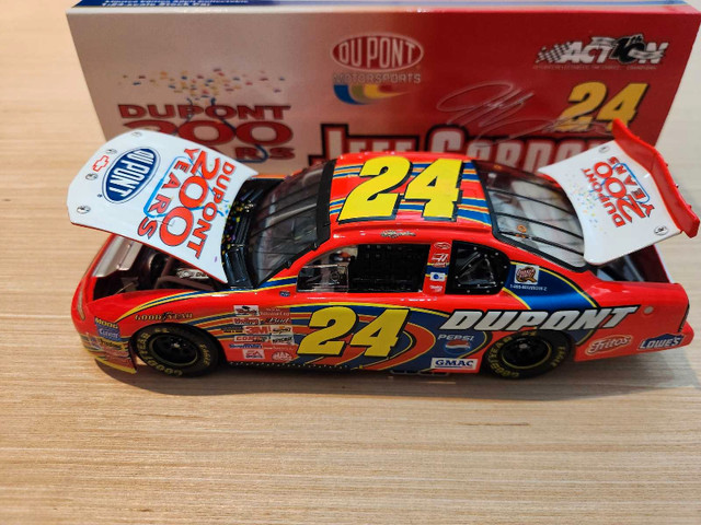 Jeff Gordon DuPont 200th Anniversary 1/24 Diecast - photo 5