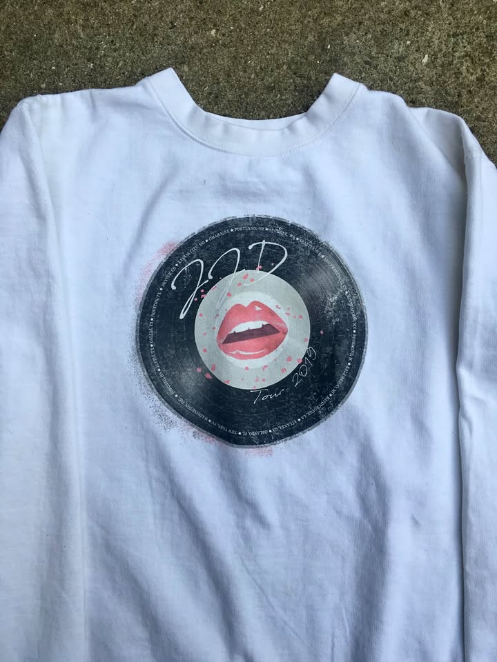 Jessie James Decker Tour 2019 Sweatshirt Size Large