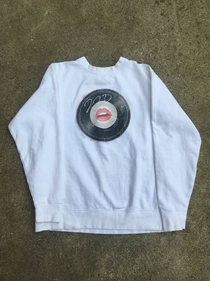 Jessie James Decker Tour 2019 Sweatshirt Size Large - photo 2