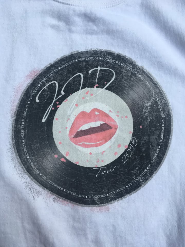 Jessie James Decker Tour 2019 Sweatshirt Size Large - photo 3