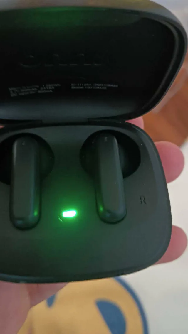 onn earbuds image indicator(3)