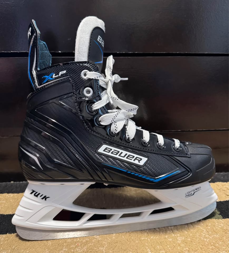 Bauer Men’s S21 X-LP Ice Skates (Size 9) - photo 3
