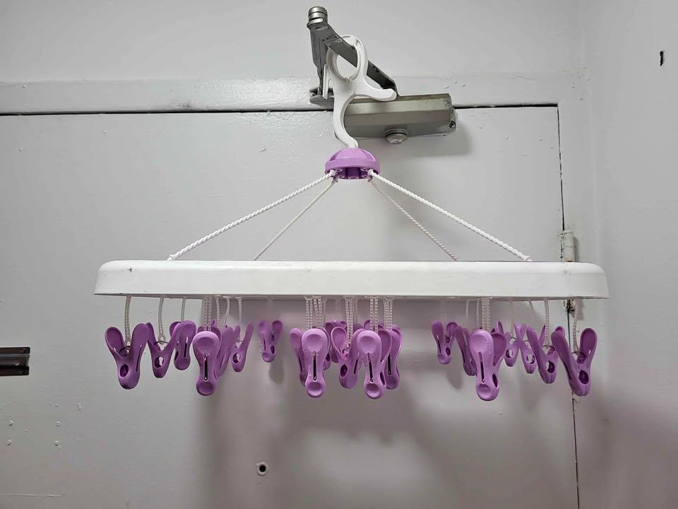 Laundry Hanger / Clothes Drying Multi-Hanger With 28 Clips