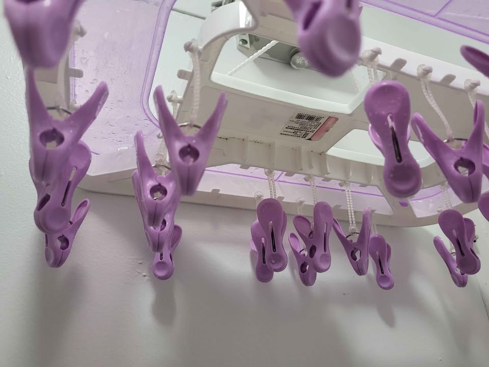 Laundry Hanger / Clothes Drying Multi-Hanger With 28 Clips - photo 2