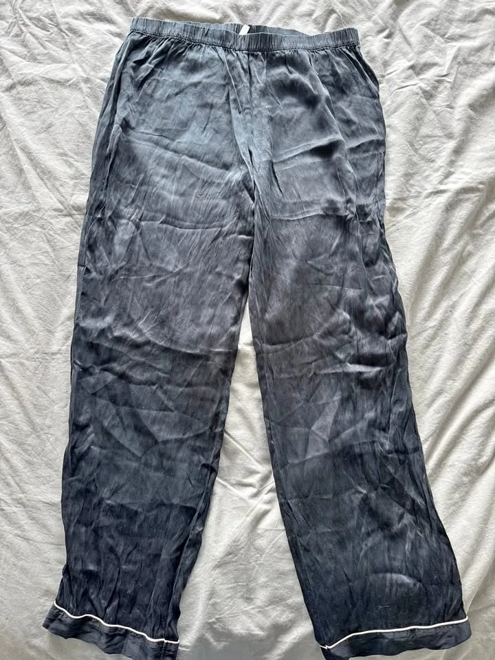 100% silk pyjamas - 2 sets thumbnail