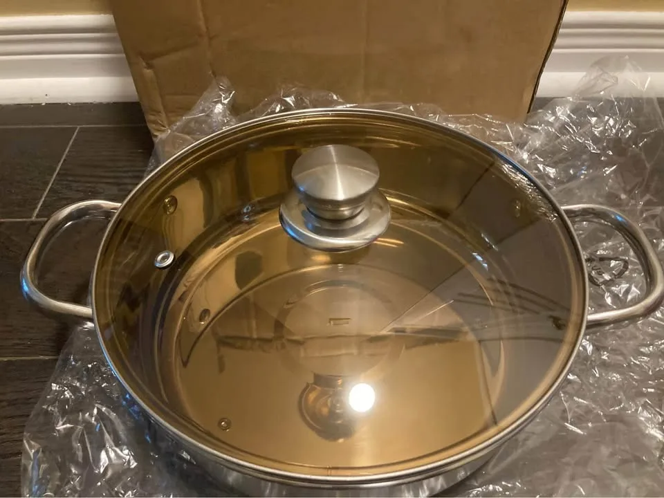 BNIB 10inch stainless steel soup pot with glass lid( firm price) image indicator(3)