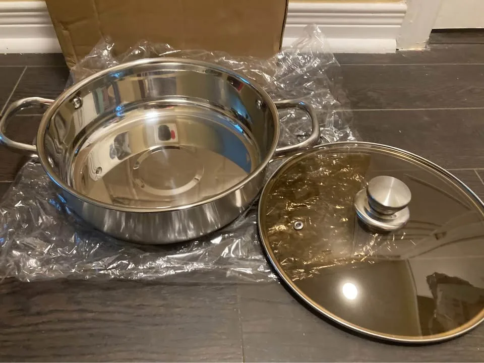 BNIB 10inch stainless steel soup pot with glass lid( firm price) image indicator(4)