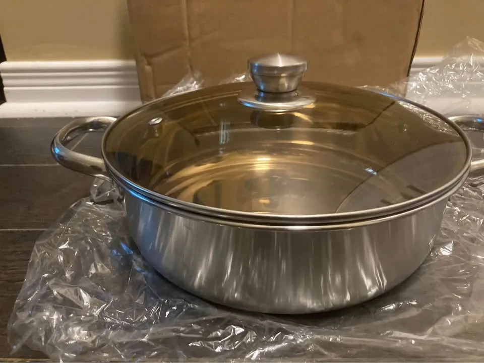 BNIB 10inch stainless steel soup pot with glass lid( firm price) image indicator(5)
