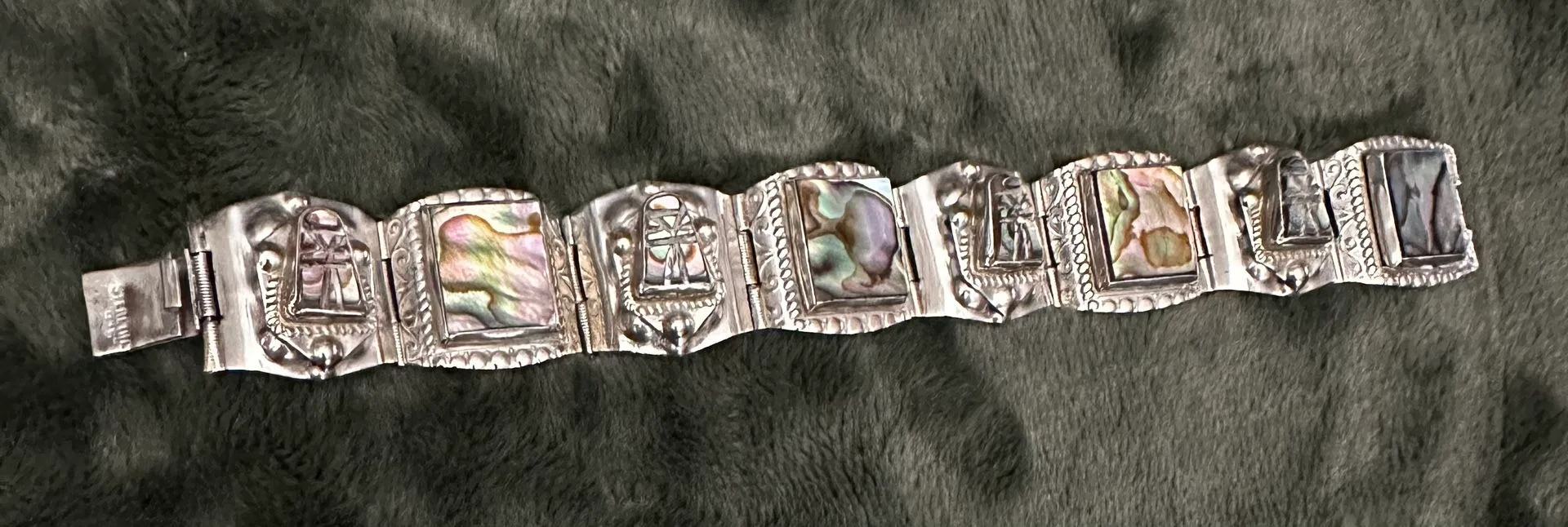 Women’s Sterling Silver Bracelet image indicator(3)