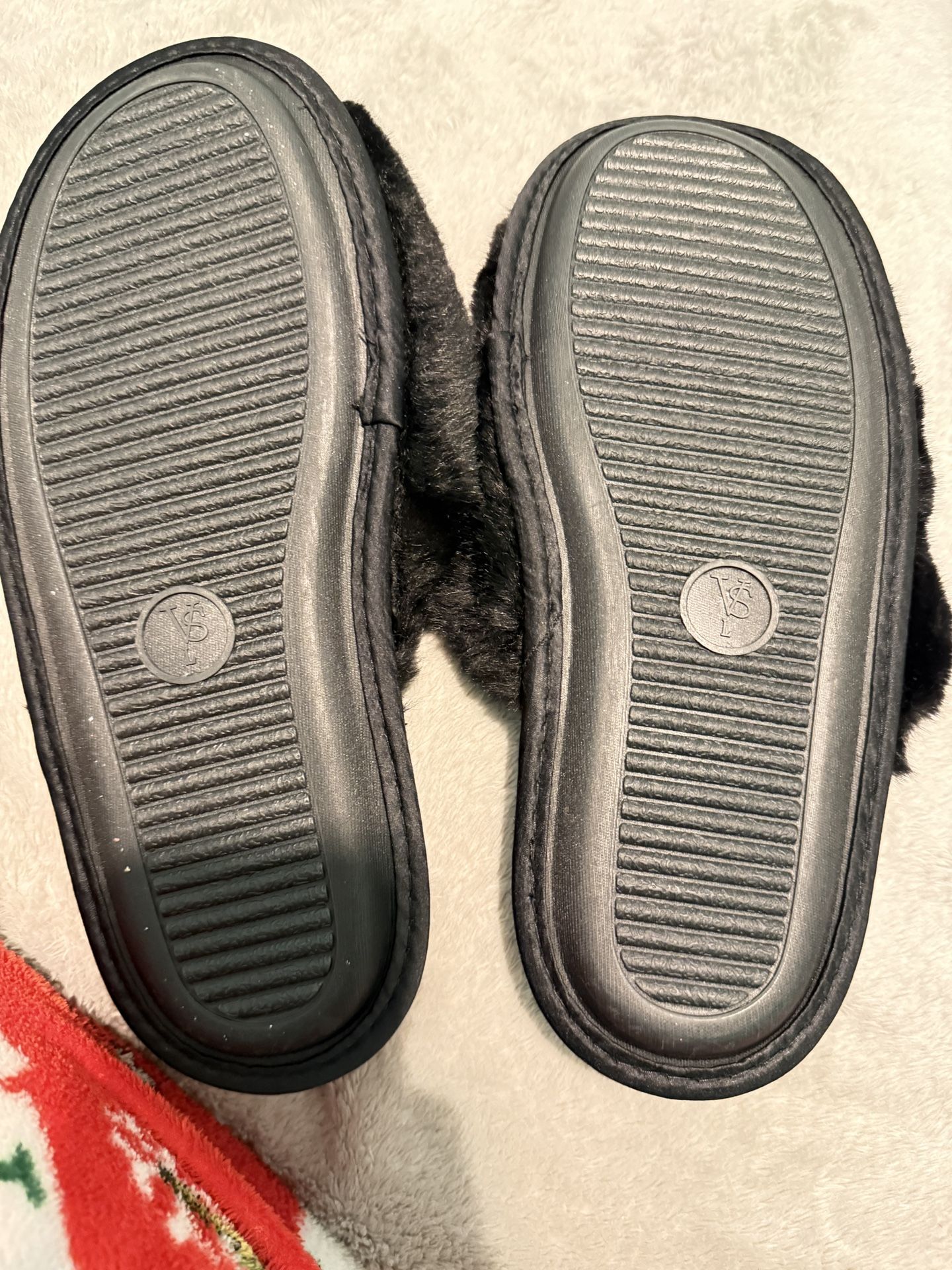Victoria’s Secret Slippers - photo 3