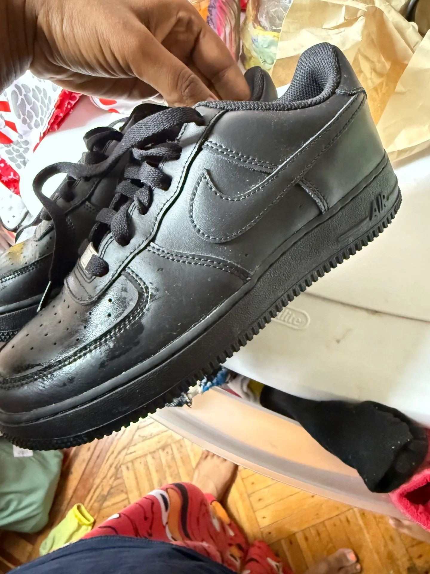 Nike Airforce 1's Youth image indicator(3)