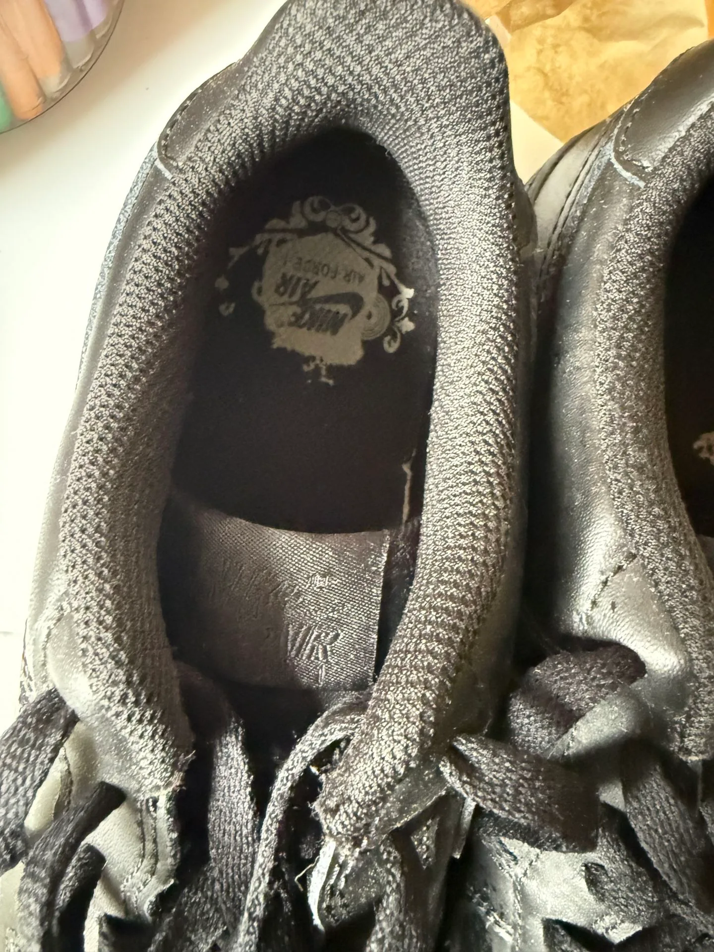 Nike Airforce 1's Youth image indicator(5)