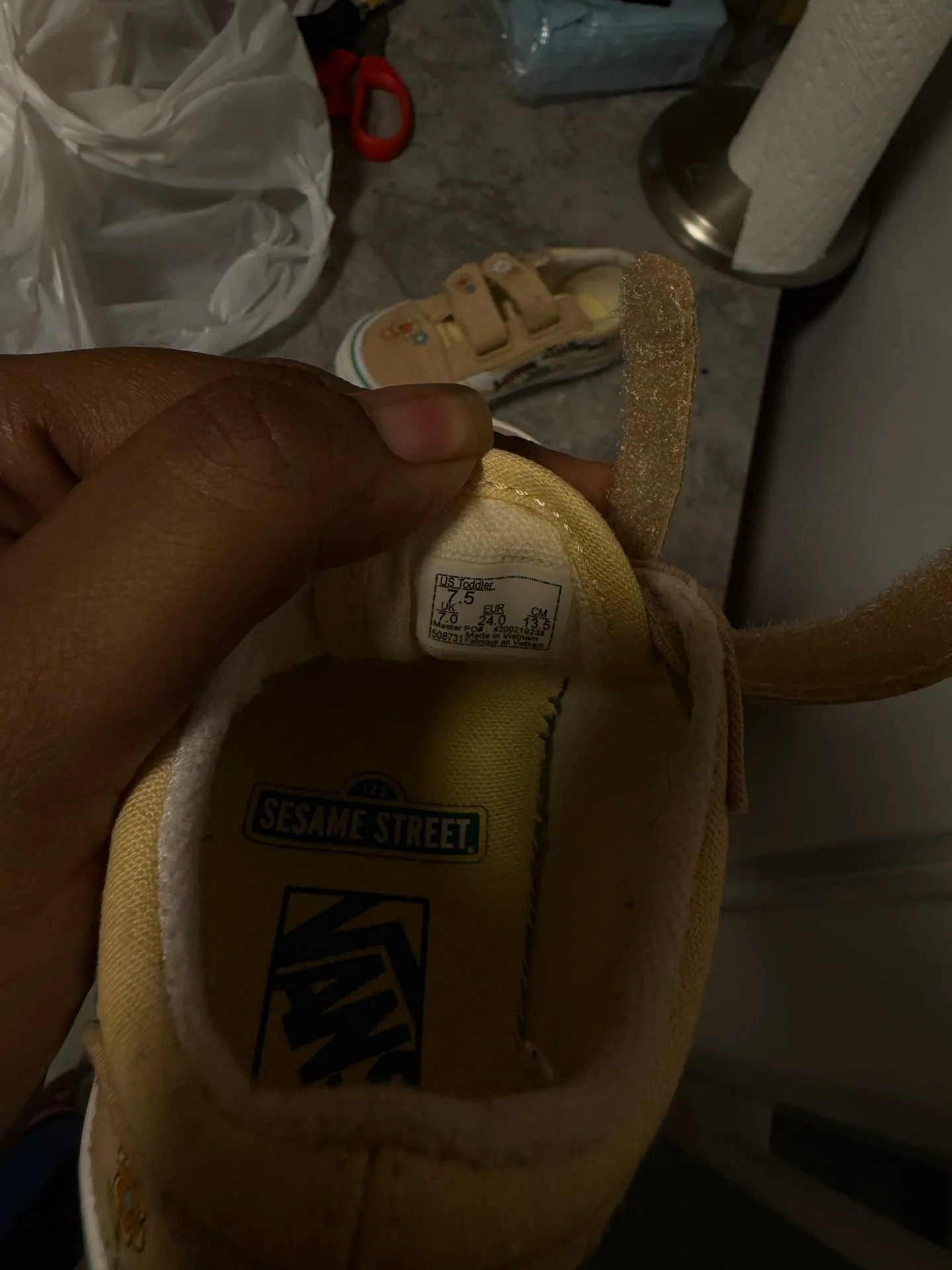 Elmo Vans image indicator(5)