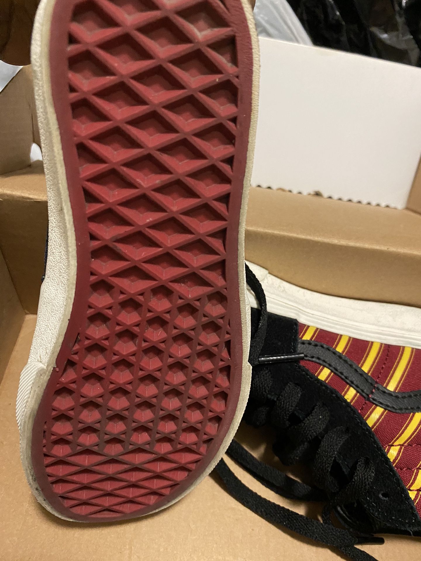 Vans Sk8-Hi Harry Potter Gryffindor Sneakers Little kids 13c - photo 2