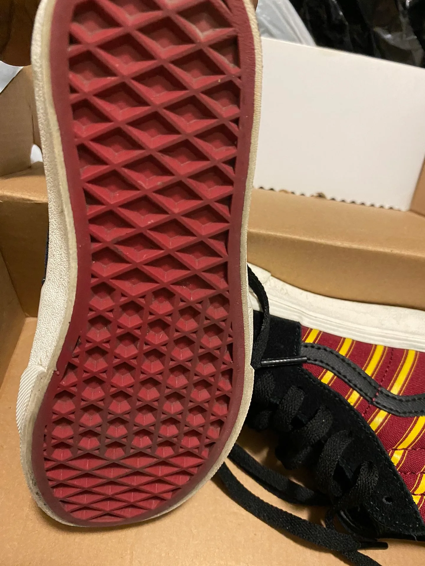 Vans Sk8-Hi Harry Potter Gryffindor Sneakers Little kids 13c image indicator(2)