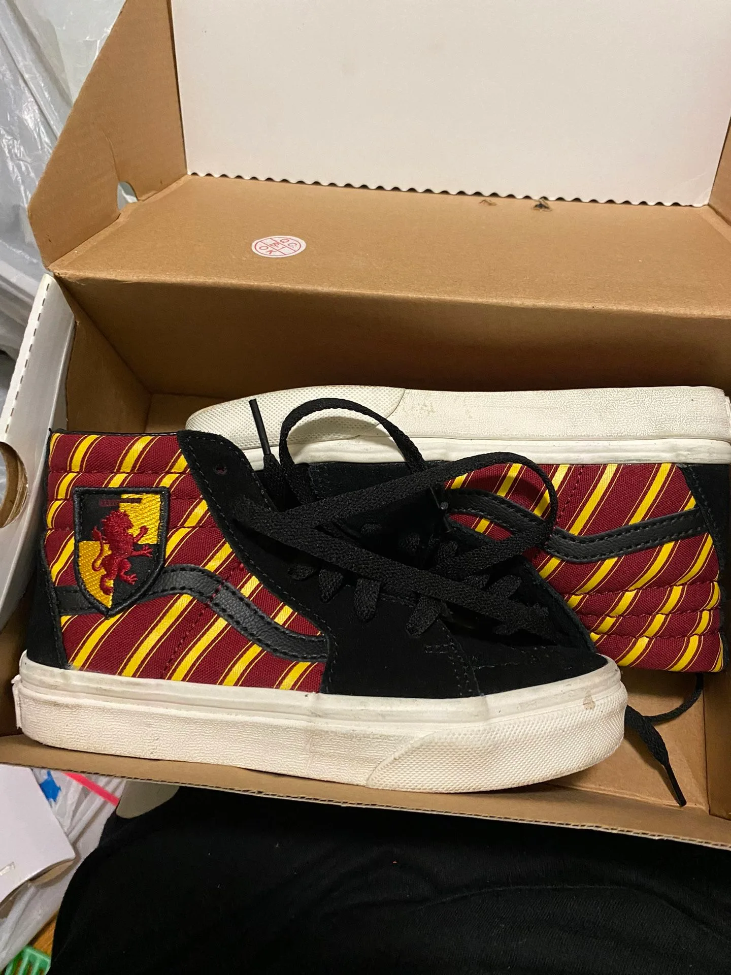 Vans Sk8-Hi Harry Potter Gryffindor Sneakers Little kids 13c image indicator(3)
