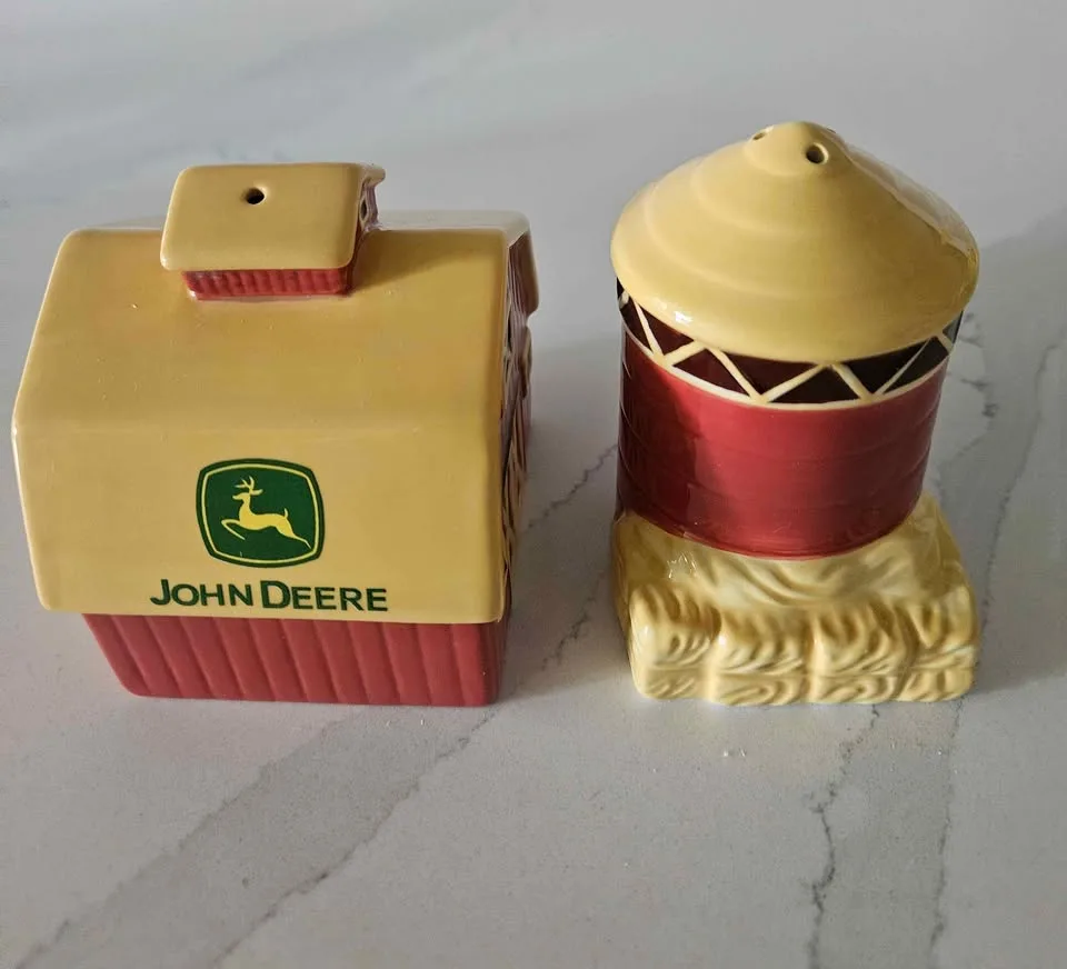 John Deere Farmhouse Salt and Pepper Shaker Set image indicator(5)