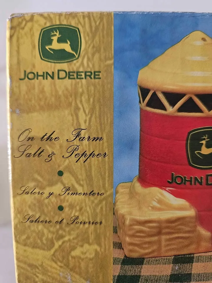 John Deere Farmhouse Salt and Pepper Shaker Set image indicator(6)