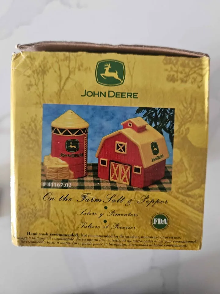 John Deere Farmhouse Salt and Pepper Shaker Set image indicator(7)